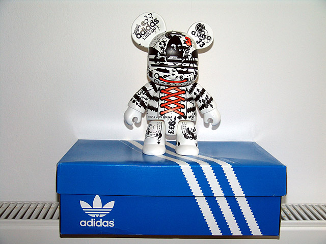 Bearbrick adidas store